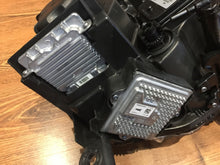Laden Sie das Bild in den Galerie-Viewer, Frontscheinwerfer Jeep Grand Cherokee Wk2 68144709AG Links Headlight SCH6412622916rq