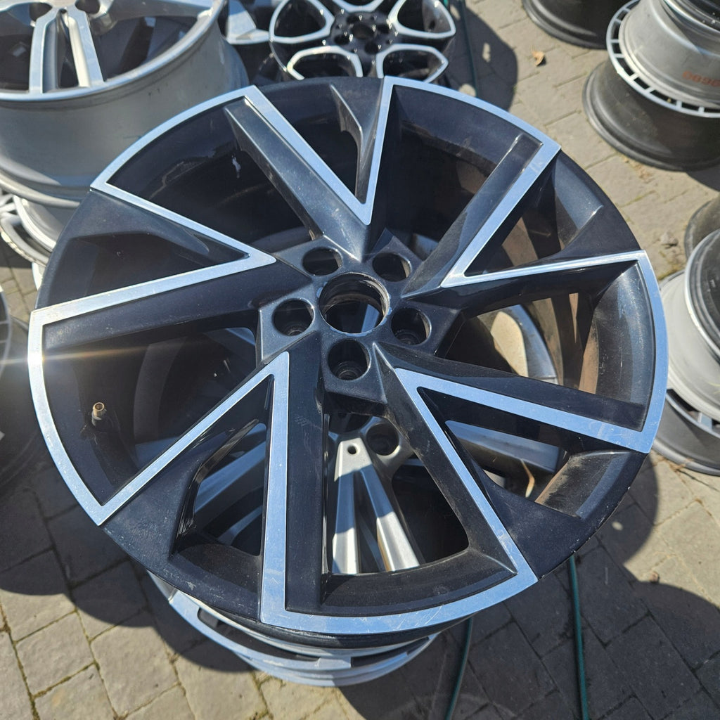 1x Alufelge 18 Zoll 7.0" 5x100 39ET Schwarz 657601025A Skoda Fabia Iii Rim Wheel FEL7215118164di