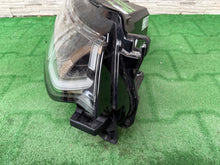 Laden Sie das Bild in den Galerie-Viewer, Frontscheinwerfer Land Rover Sport Discovery MK72-13W029-HD Rechts Headlight SCH4150474949ba