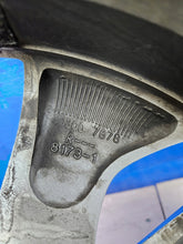 Laden Sie das Bild in den Galerie-Viewer, 1x Alufelge 16 Zoll 7.0&quot; 4x100 403007678R Renault Clio IV Captur Rim Wheel