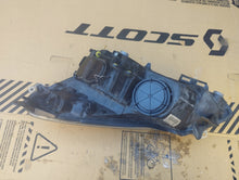 Laden Sie das Bild in den Galerie-Viewer, Frontscheinwerfer Opel Corsa D 13186386 Rechts Scheinwerfer Headlight SCH2705102824kg