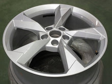 Load image into Gallery viewer, 1x Alufelge 19 Zoll 7.0&quot; 5x112 43ET Glanz Silber 83A601025N Audi Rim Wheel