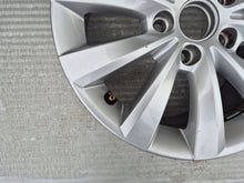 Load image into Gallery viewer, 1x Alufelge 16 Zoll 5C0601025T VW Beetle Rim Wheel FEL2321930322aj