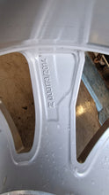 Load image into Gallery viewer, 1x Alufelge 17 Zoll 7.0&quot; 5x112 34ET Glanz Silber 80A601025 Audi Rim Wheel