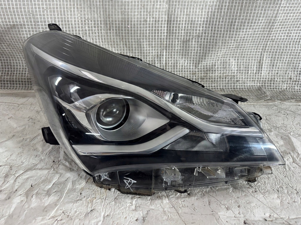 Frontscheinwerfer Toyota Yaris Rechts Scheinwerfer Headlight