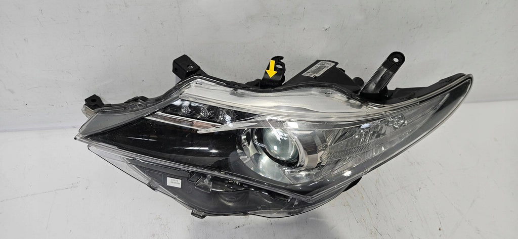 Frontscheinwerfer Toyota Auris 811170-02J61 Links Scheinwerfer Headlight