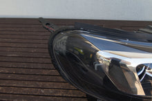 Laden Sie das Bild in den Galerie-Viewer, Frontscheinwerfer Opel Zafira 9832836480 Rechts Scheinwerfer Headlight