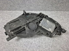 Laden Sie das Bild in den Galerie-Viewer, Frontscheinwerfer Audi B9 8W0941036J LED Ein Stück (Rechts oder Links) Headlight