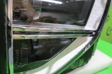 Laden Sie das Bild in den Galerie-Viewer, Frontscheinwerfer Mitsubishi Eclipse Cross 26010WB10P Rechts Headlight