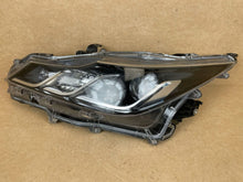 Laden Sie das Bild in den Galerie-Viewer, Frontscheinwerfer Toyota Corolla 81150-02T31 LED Links Scheinwerfer Headlight SCH2573496861ad
