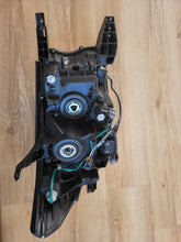 Laden Sie das Bild in den Galerie-Viewer, Frontscheinwerfer Toyota Land Cruiser 8115060N10 Links Scheinwerfer Headlight SCH2021637142ep