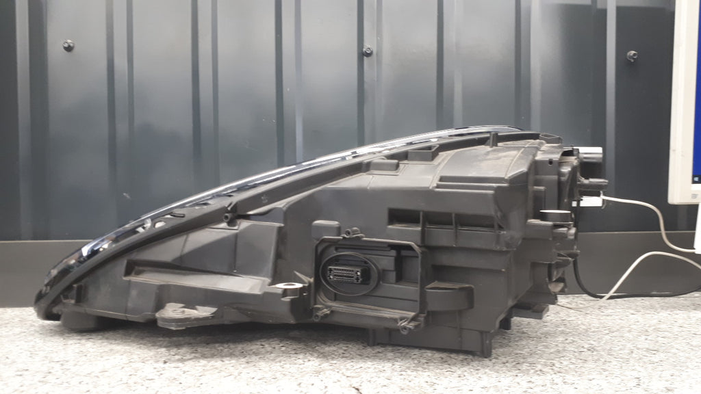 Frontscheinwerfer Porsche Macan 95B941010BB Rechts Scheinwerfer Headlight SCH5608001515fs