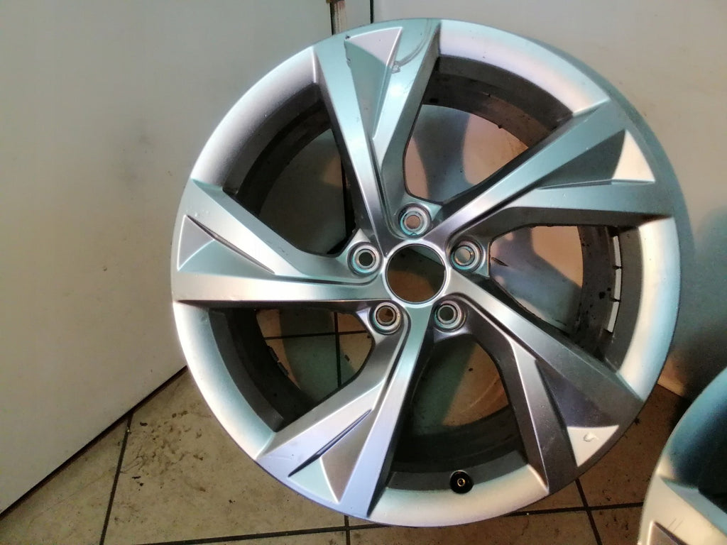 1x Alufelge 18 Zoll 8.0" 5x112 40ET Glanz Silber 8W0601025EJ Audi A4 Rim Wheel FEL8923648490nb