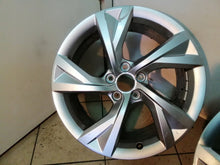 Load image into Gallery viewer, 1x Alufelge 18 Zoll 8.0" 5x112 40ET Glanz Silber 8W0601025EJ Audi A4 Rim Wheel FEL8923648490nb