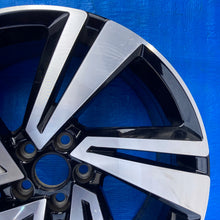 Load image into Gallery viewer, 1x Alufelge 18 Zoll 7.0" 5x100 39ET Glanz Schwarz 2GM601025H VW T-Cross FEL5072181048hi