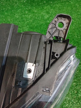 Laden Sie das Bild in den Galerie-Viewer, Frontscheinwerfer Citroën Berlingo 90146119 9816824BB0 Links Headlight