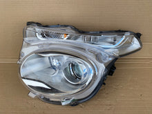 Laden Sie das Bild in den Galerie-Viewer, Frontscheinwerfer Citroën C1 II 811500H170 Links Scheinwerfer Headlight