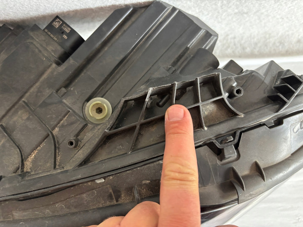 Frontscheinwerfer Mercedes-Benz A2069064703 LED Ein Stück (Rechts oder Links) SCH2339089254wb