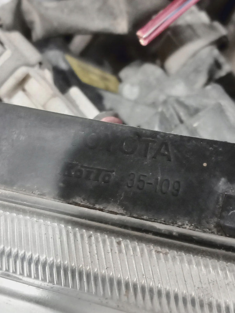 Frontscheinwerfer Toyota Avensis 8596724011 Rechts Scheinwerfer Headlight SCH2490924919un