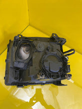 Laden Sie das Bild in den Galerie-Viewer, Frontscheinwerfer Land Rover Range III L322 XBC000490 Halogen Links Headlight SCH6289066635lh