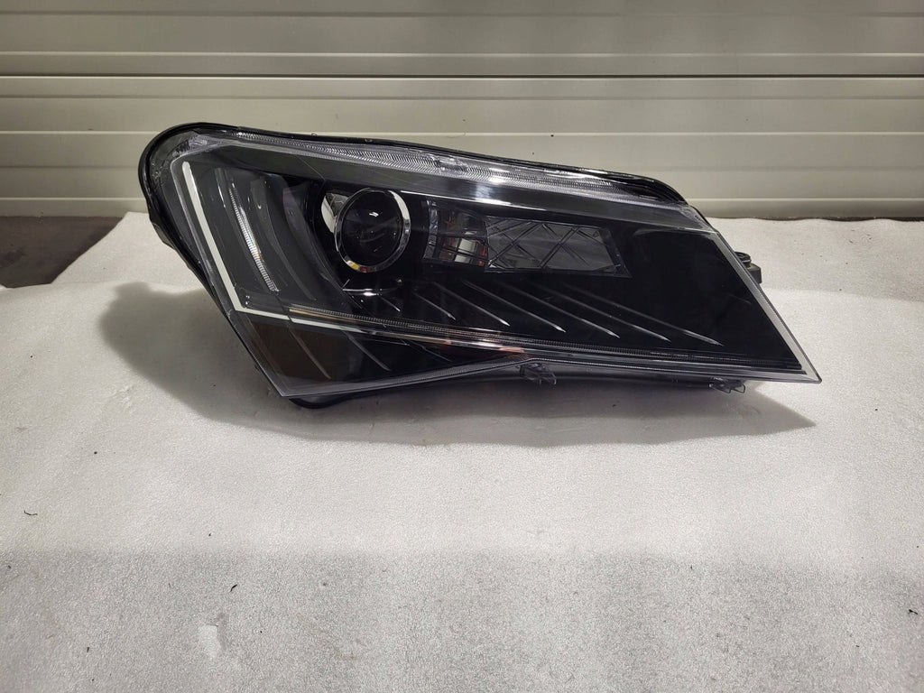 Frontscheinwerfer Skoda Superb 3V1941016A Xenon Rechts Scheinwerfer Headlight SCH8124537248jf
