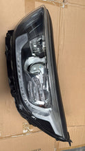 Load image into Gallery viewer, Frontscheinwerfer Kia Stonic Rechts Scheinwerfer Headlight