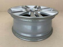 Laden Sie das Bild in den Galerie-Viewer, 1x Alufelge 18 Zoll 7.5&quot; 5x108 46ET GX73-1007 Jaguar Xe Rim Wheel