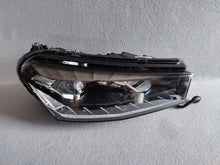Load image into Gallery viewer, Frontscheinwerfer Skoda Fabia 6VB941016B 6VB941015B LED Rechts Headlight