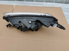 Laden Sie das Bild in den Galerie-Viewer, Frontscheinwerfer Ford Transit Courier ET761-3W029-AJ Rechts Headlight SCH8277889859jx