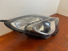 Load image into Gallery viewer, Frontscheinwerfer Hyundai Ix20 9210215 921021KXXX Rechts Scheinwerfer Headlight SCH8204914121dx