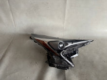 Load image into Gallery viewer, Frontscheinwerfer Toyota Prius 81145-47701 Rechts Scheinwerfer Headlight SCH4367434082xc