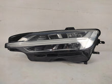 Load image into Gallery viewer, Frontscheinwerfer Volvo V60 II S60 III Full LED Ein Stück (Rechts oder Links) SCH3511002999fy