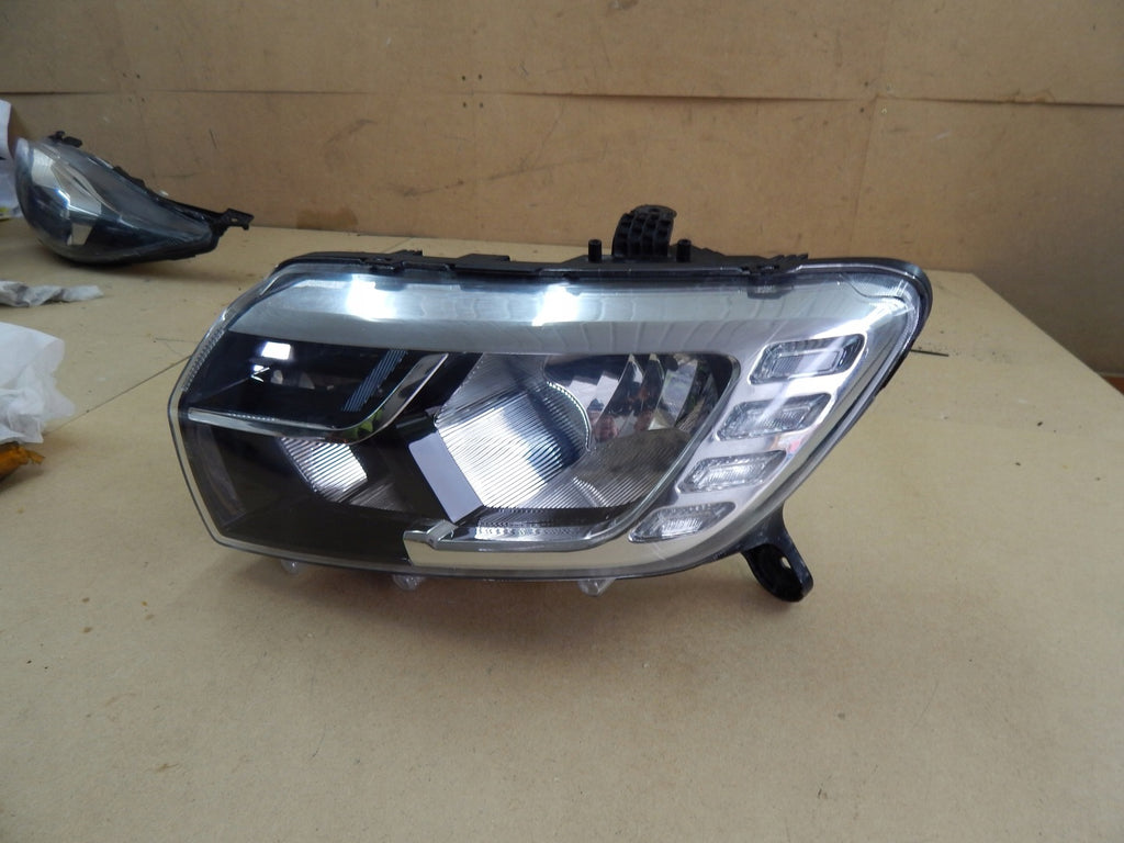 Frontscheinwerfer Dacia Sandero Logan II 260608143R 260605665R Links Headlight SCH9679779851yu
