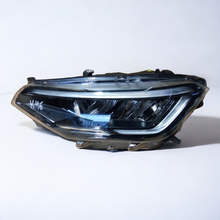 Laden Sie das Bild in den Galerie-Viewer, Frontscheinwerfer VW Taigo 2G7941005A LED Links Scheinwerfer Headlight