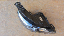 Laden Sie das Bild in den Galerie-Viewer, Frontscheinwerfer Peugeot 3008 9826572680 LED Rechts Scheinwerfer Headlight