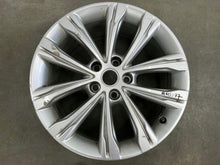 Laden Sie das Bild in den Galerie-Viewer, 1x Alufelge 18 Zoll 8.5" 5x115 49ET Glanz Silber Opel Insignia B Rim Wheel FEL9020695488bu