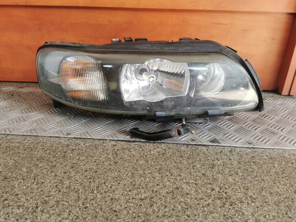 Frontscheinwerfer Volvo Xc70 89008798 30655906 Xenon Rechts Headlight