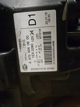 Laden Sie das Bild in den Galerie-Viewer, Frontscheinwerfer Mercedes-Benz A4709060800 Links Scheinwerfer Headlight SCH9058623746eq