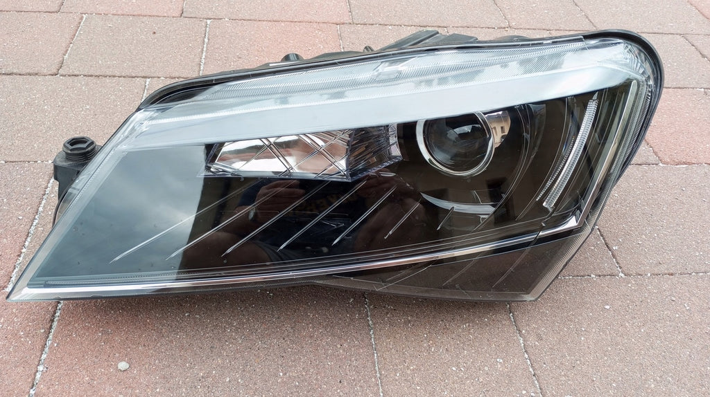 Frontscheinwerfer Skoda Superb III 3V1941017A Links Scheinwerfer Headlight