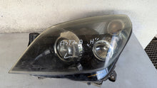 Laden Sie das Bild in den Galerie-Viewer, Frontscheinwerfer Opel Astra H Xenon Links Scheinwerfer Headlight SCH7159976925xd