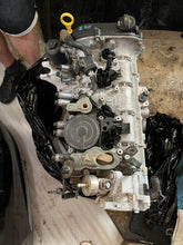Laden Sie das Bild in den Galerie-Viewer, Motor Audi Seat Skoda VW DKZ 2.0 TFSI 35TKm Benzin Engine Unkomplett