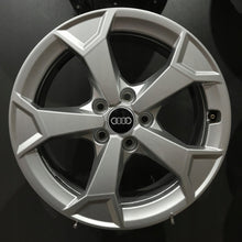 Laden Sie das Bild in den Galerie-Viewer, 4x Alufelge 17 Zoll 6.5" 5x112 38ET Glanz Silber 83A071497 Audi Q3 Rim Wheel FEL6420729133te