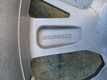 Laden Sie das Bild in den Galerie-Viewer, 1x Alufelge 17 Zoll 6.5" 5x100 6F9601025D Seat Arona Rim Wheel FEL3880165106ww