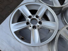 Laden Sie das Bild in den Galerie-Viewer, 4x Alufelge 16 Zoll 7.0" 5x120 44ET Silber 6775619 BMW E88 E81 E82 E87 Rim Wheel FEL6568428042jq