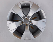 Load image into Gallery viewer, 1x Alufelge 18 Zoll 7.5" 5x108 50 5ET Glanz Silber 31471553 Volvo Xc60 Rim Wheel FEL9787183285mv