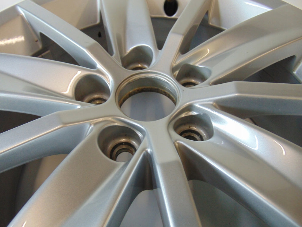 1x Alufelge 15 Zoll 6.0" 5x100 40ET Glanz Silber 6C0601025 VW Polo Rim Wheel