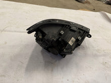 Load image into Gallery viewer, Frontscheinwerfer VW Transporter Caravelle 90198960 7L1941005B Links Headlight SCH4271436147qp