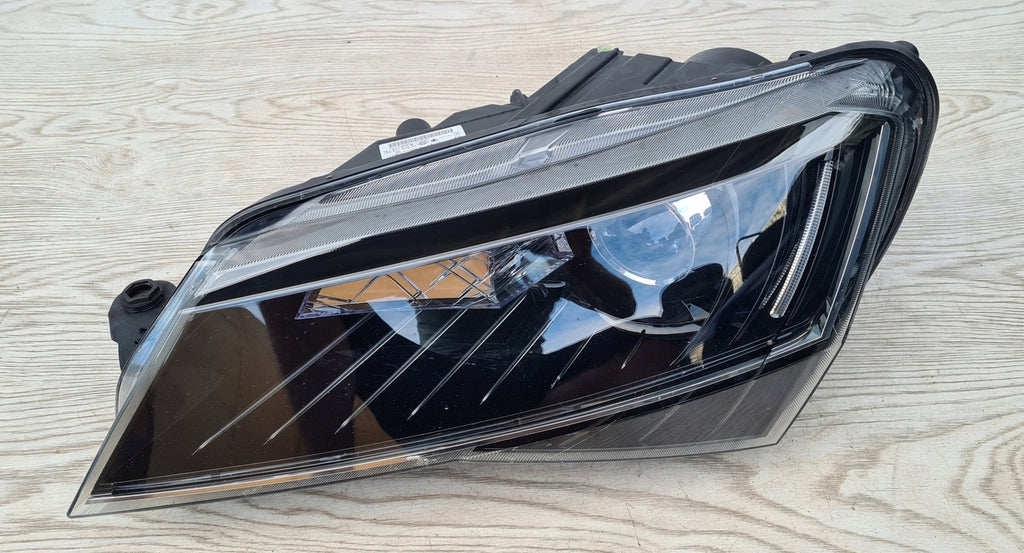 Frontscheinwerfer Skoda Superb III 3V1941015B LED Ein Stück (Rechts oder Links)