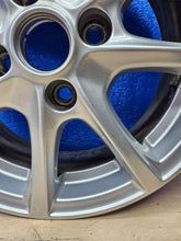 Load image into Gallery viewer, 1x Alufelge 15 Zoll 6.0" 4x108 45ET Glanz Silber H1BJ-1007-J1A Ford Fiesta I FEL7777753943qk