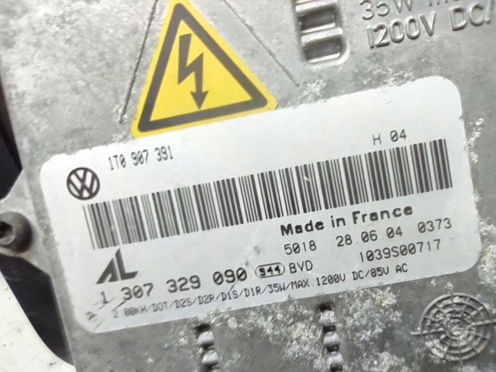 Frontscheinwerfer VW Touran 1T0941032F 1T0941031F Xenon Ein Satz Headlight SCH9870815974di